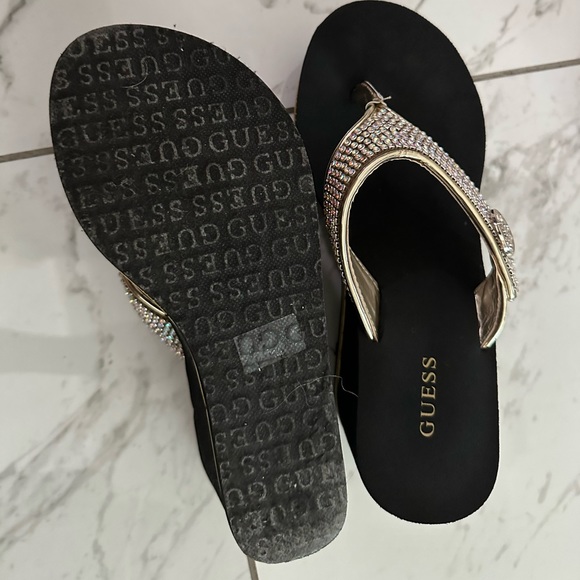 Guess sandals almost new, worn only once. - Picture 3 of 9